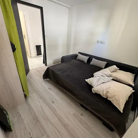 Large F3, Beach, Center Antibes