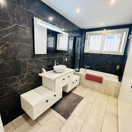 Apartment Large F3, Beach, Center Antibes