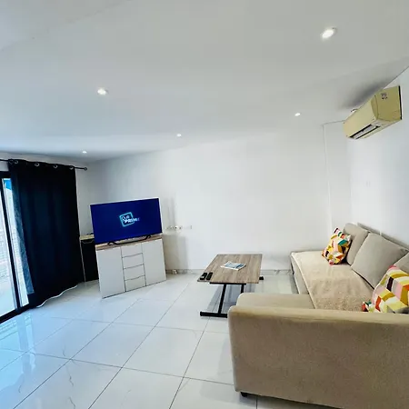 Apartment Large F3, Beach, Center Antibes